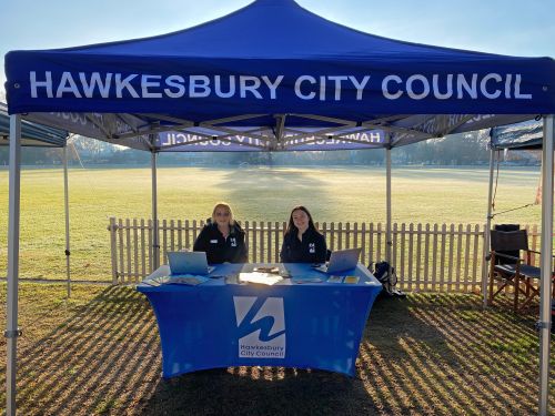 Picture of customer service pop up marquee at Richmond Park